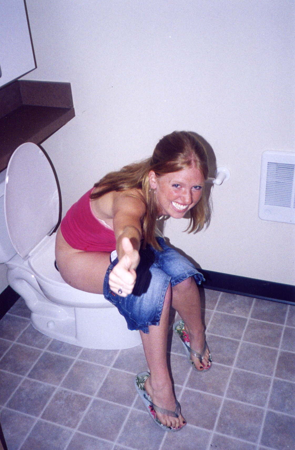 amytoilet.jpg